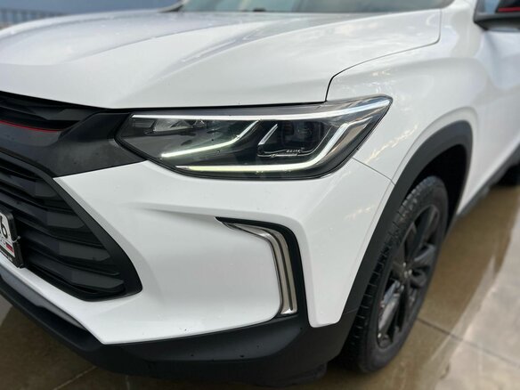 2022 Chevrolet Tracker IV, белый, 1880000 рублей - вид 10