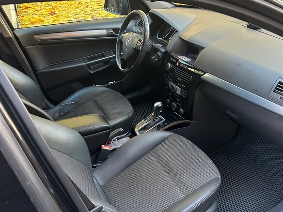 2010 Opel Astra H Рестайлинг, чёрный, 600000 рублей - вид 6