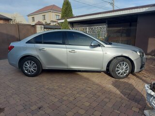 2011 Chevrolet Cruze I, серебристый, 750000 рублей, вид 5