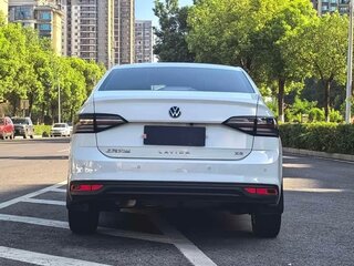 2023 Volkswagen Lavida III Рестайлинг, белый, 1126000 рублей, вид 4