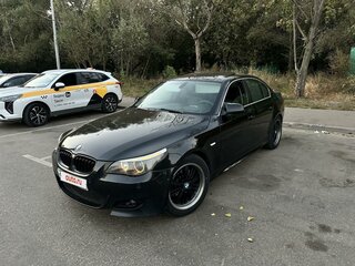 2004 BMW 5 серии 530i V (E60/E61), чёрный, 1250000 рублей, вид 1