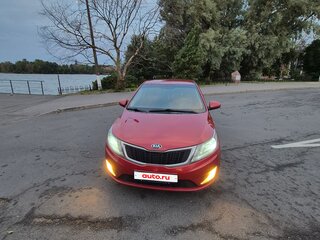 2013 Kia Rio 4-speed III, красный, 799000 рублей, вид 1