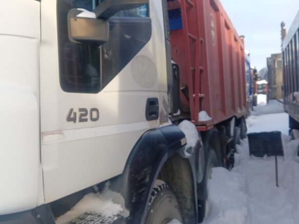 2012 Iveco Trakker, белый, 3100000 рублей - вид 2