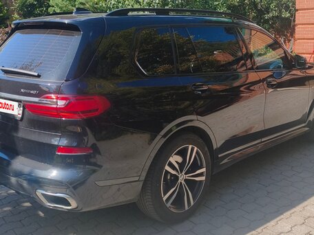 2021 BMW X7 40i I (G07), чёрный, 9280000 рублей, вид 3