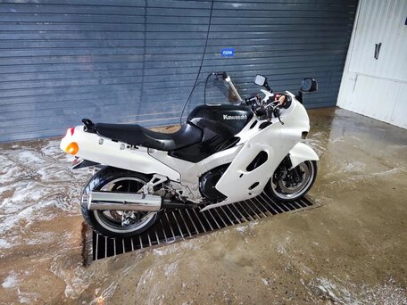 1996 Kawasaki ZZR 1100, белый, 350000 рублей, вид 1