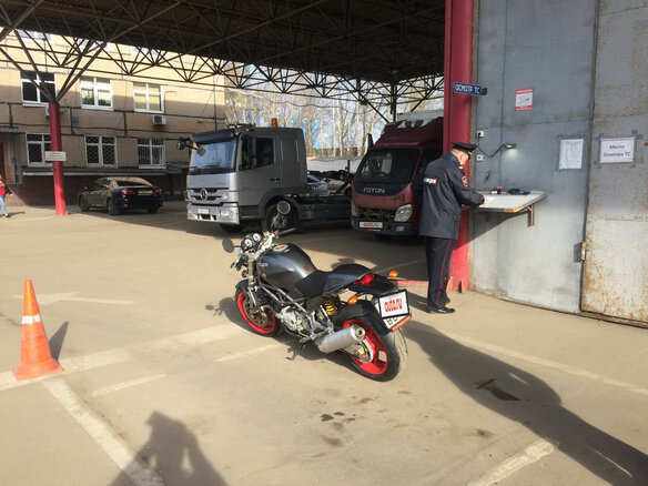 2001 Ducati Monster S4, серый - вид 1