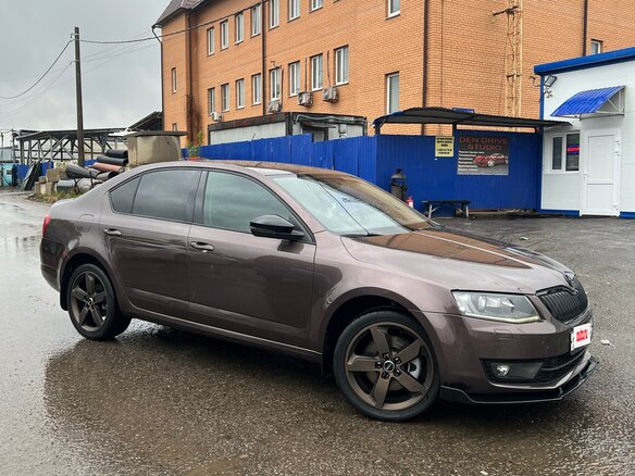 2013 Skoda Octavia III (A7), коричневый, 2000000 рублей - вид 6