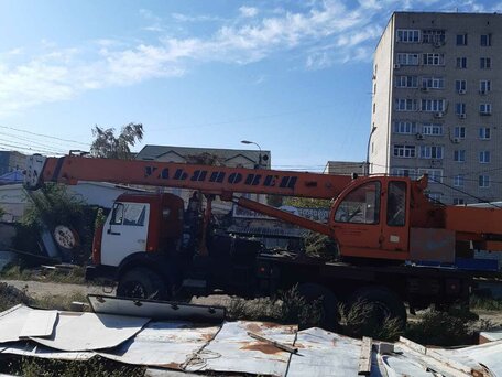 2003 КамАЗ 43118, красный, 2000000 рублей, вид 3