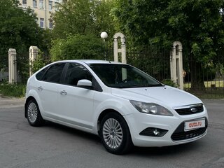 2010 Ford Focus II Рестайлинг, белый, 795000 рублей, вид 2