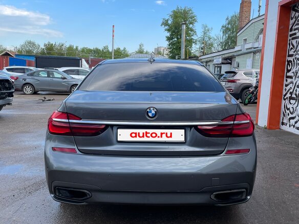 2018 BMW 7 серии Long 740Ld xDrive VI (G11/G12), серый, 3490000 рублей - вид 4