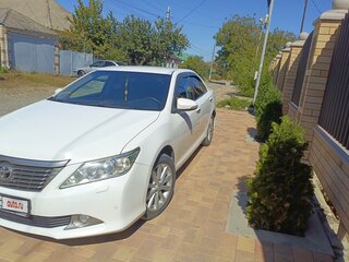 2012 Toyota Camry VII (XV50), белый, 1850000 рублей, вид 2