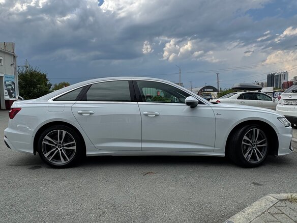 2022 Audi A6 45 TFSI V (C8), белый - вид 2