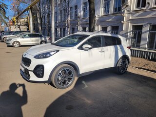 2018 Kia Sportage IV Рестайлинг, белый, 2500000 рублей, вид 2