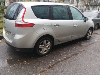 2015 Renault Scenic Grand III Рестайлинг 2, серебристый, 1100000 рублей, вид 2
