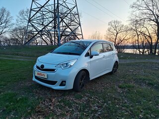 2015 Toyota Ractis II, белый, 1375000 рублей, вид 1