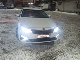 2018 Kia Optima IV Рестайлинг, белый, 1800000 рублей, вид 1