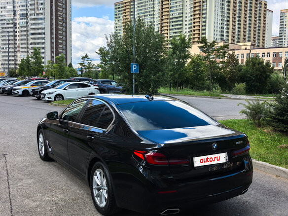 2021 BMW 5 серии 520i VII (G30/G31/G38) Рестайлинг, чёрный, 4590000 рублей - вид 3