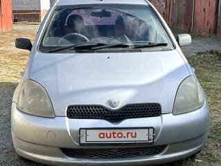 2000 Toyota Vitz I (P10), серебристый, 300000 рублей, вид 1