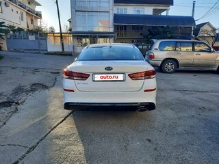 2019 Kia Optima IV Рестайлинг, белый, 2150000 рублей, вид 5