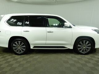 2017 Lexus LX 570 III Рестайлинг 2, белый, 11000000 рублей, вид 4