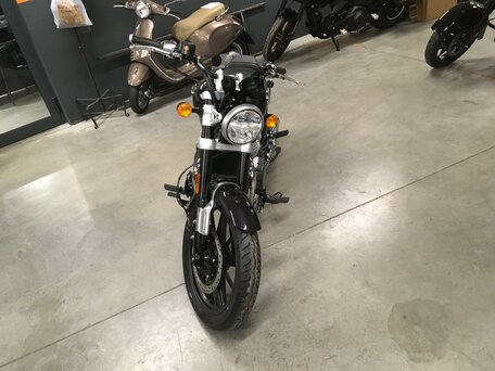 2026 Royal Enfield Super Meteor, чёрный, 764000 рублей, вид 4