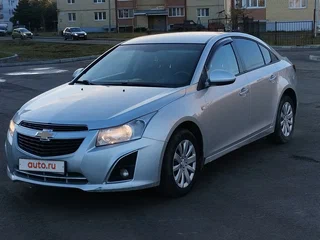 2013 Chevrolet Cruze I Рестайлинг, серебристый, 700000 рублей, вид 1