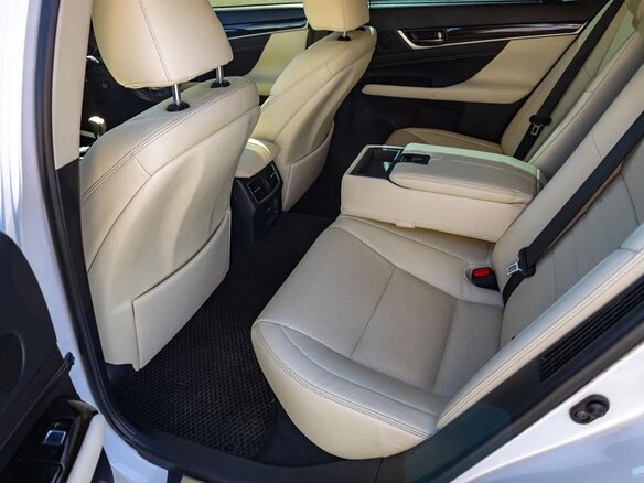 2016 Lexus GS 300h IV Рестайлинг, белый, 3200000 рублей - вид 16