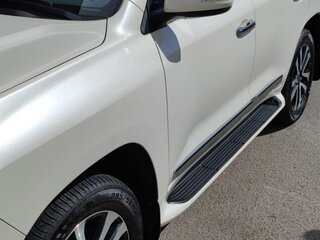 2019 Toyota Land Cruiser 200 Series Рестайлинг 2, белый, 12000000 рублей, вид 3