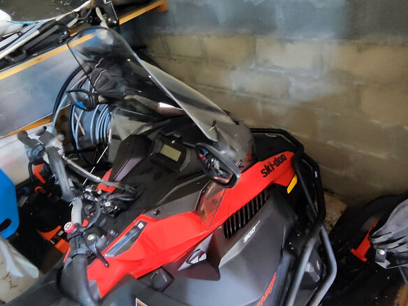 2022 BRP Ski-Doo Skandic 900, красный, 2000000 рублей