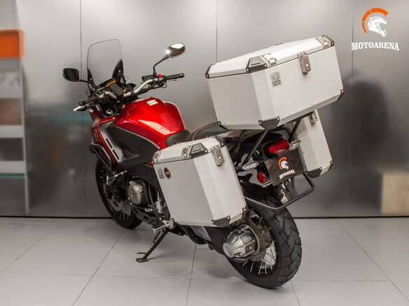 2017 Honda VFR 1200, красный, 862528 рублей - вид 4