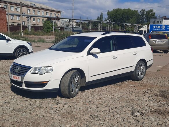 2009 Volkswagen Passat B6, белый, 750000 рублей
