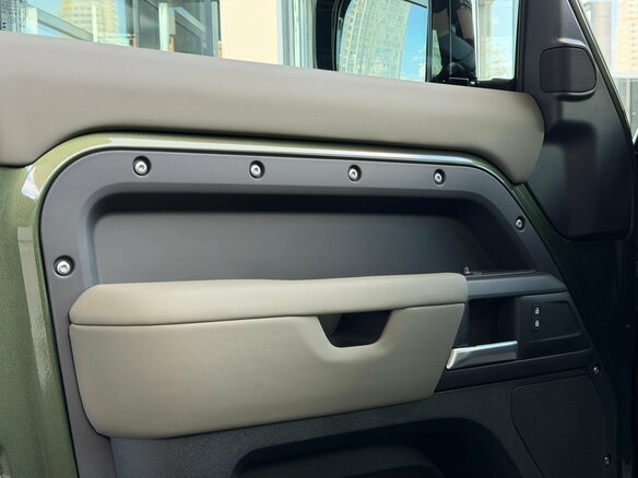 2025 Land Rover Defender 110 II, зелёный, 11500000 рублей - вид 19