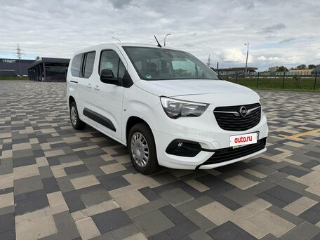 2022 Opel Combo XL E, белый, 1695000 рублей, вид 2