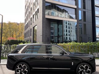 2025 Rolls-Royce Cullinan I Рестайлинг (Series II), чёрный, 59000000 рублей, вид 3