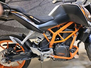 2014 KTM 390 Duke, оранжевый, 389000 рублей, вид 4