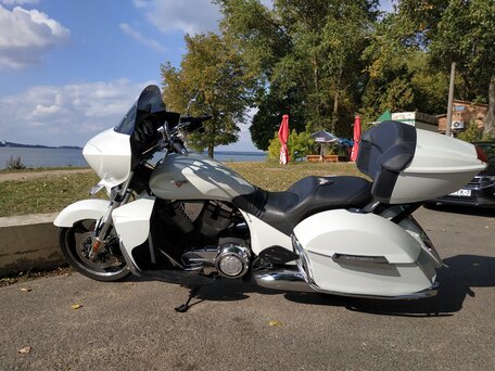 2012 Victory Cross Country, белый, 1004697 рублей, вид 2