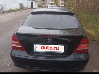 2004 Mercedes-Benz C-Класс 200 II (W203) Рестайлинг, чёрный, 530000 рублей, вид 2