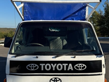 1995 Toyota Dyna, белый, 850000 рублей, вид 3