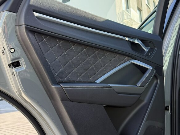 2023 Audi Q3 35 TFSI II (F3), серебристый, 2490000 рублей - вид 12