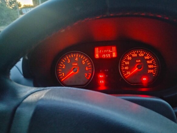 2011 Renault Logan I Рестайлинг, белый, 570000 рублей - вид 18