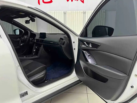2023 Mazda CX-4 I Рестайлинг, белый, 1770000 рублей - вид 13