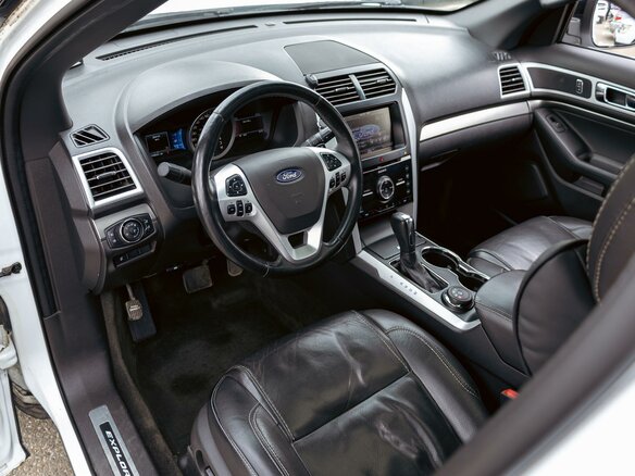 2015 Ford Explorer V, белый, 1435000 рублей - вид 12