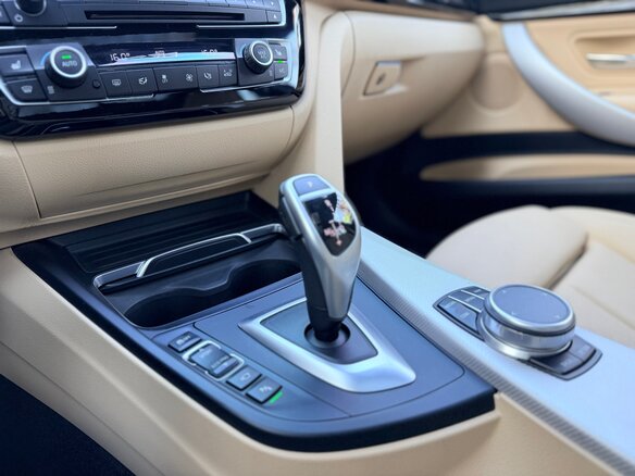 2020 BMW 3 серии Gran Turismo 320d xDrive VI (F3x) Рестайлинг, чёрный, 3900000 рублей - вид 17