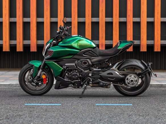 2024 Ducati Diavel V4, зелёный, 9900000 рублей - вид 5