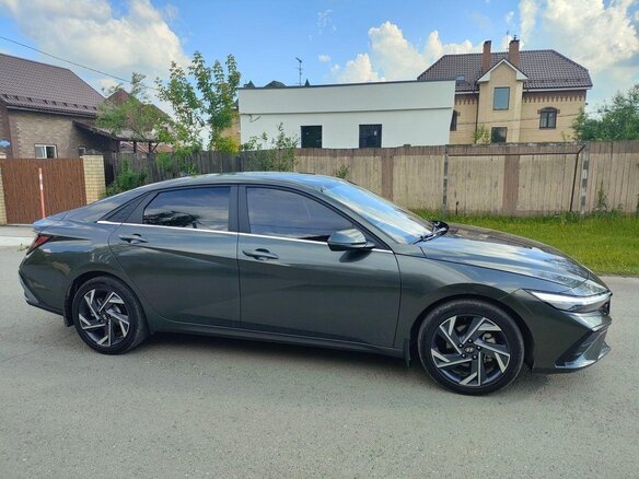 2023 Hyundai Elantra VII (CN7) Рестайлинг, зелёный, 1700000 рублей - вид 5