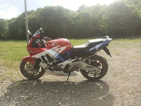 1998 Honda CBR 600F, красный, 320000 рублей, вид 3