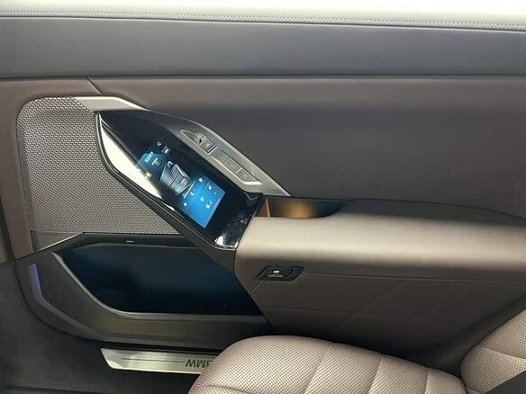 2024 BMW 7 серии 760i xDrive VII (G70), чёрный, 11150018 рублей - вид 15