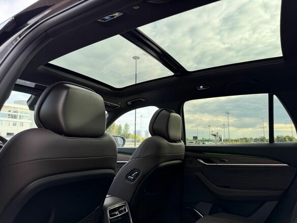 2026 Geely Monjaro I Рестайлинг 2 (China Market), чёрный, 4200000 рублей - вид 32