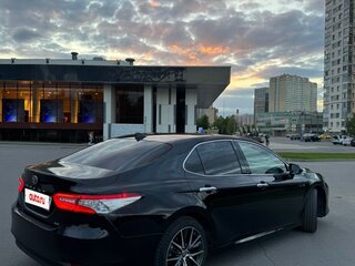 2020 Toyota Camry VIII (XV70), чёрный, 4150000 рублей, вид 4