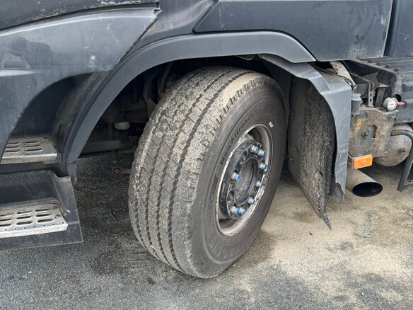 2008 Volvo FH, чёрный, 3200000 рублей - вид 1